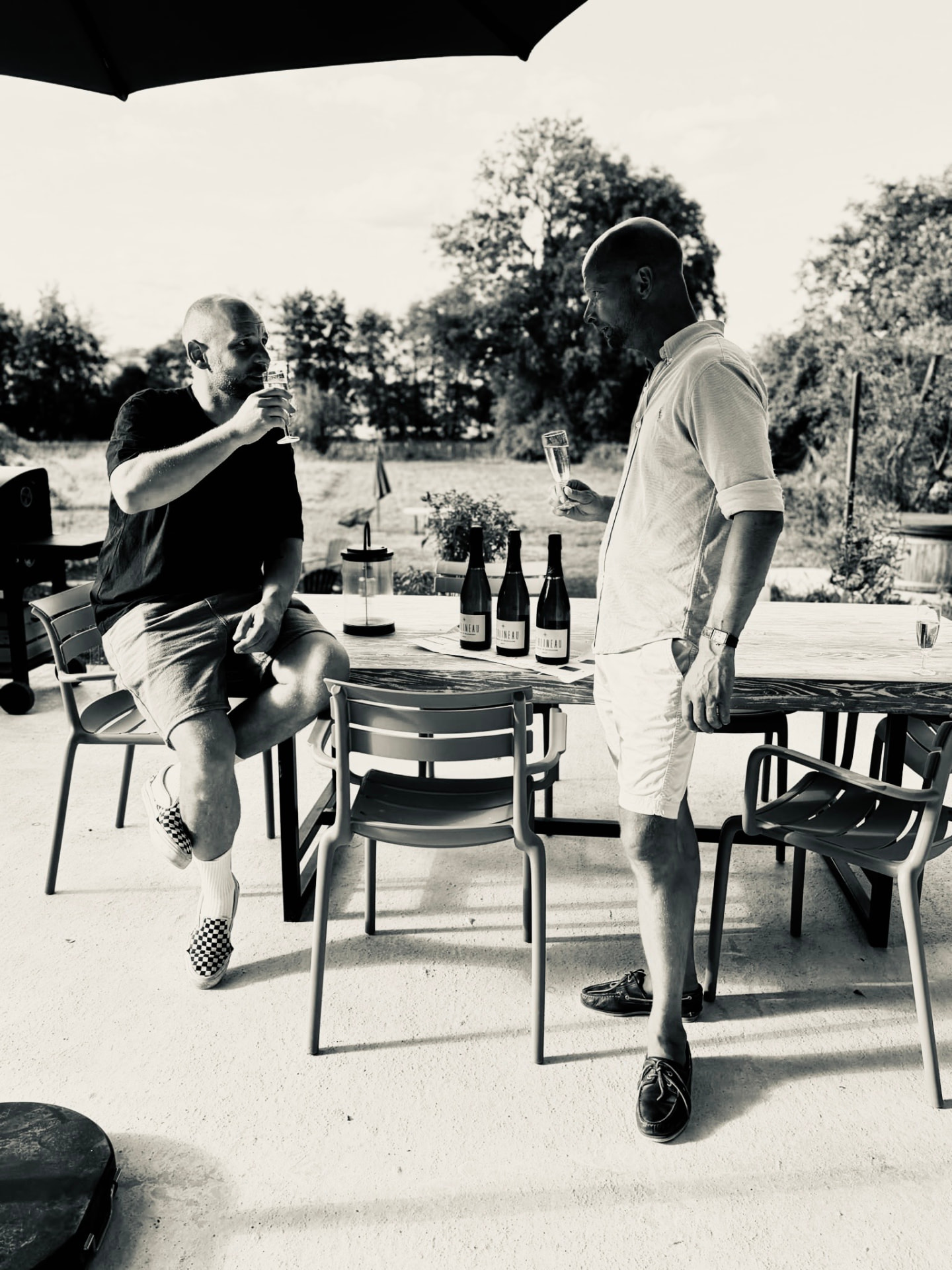 Tim and Thijmen sharing a glass of Perlineau